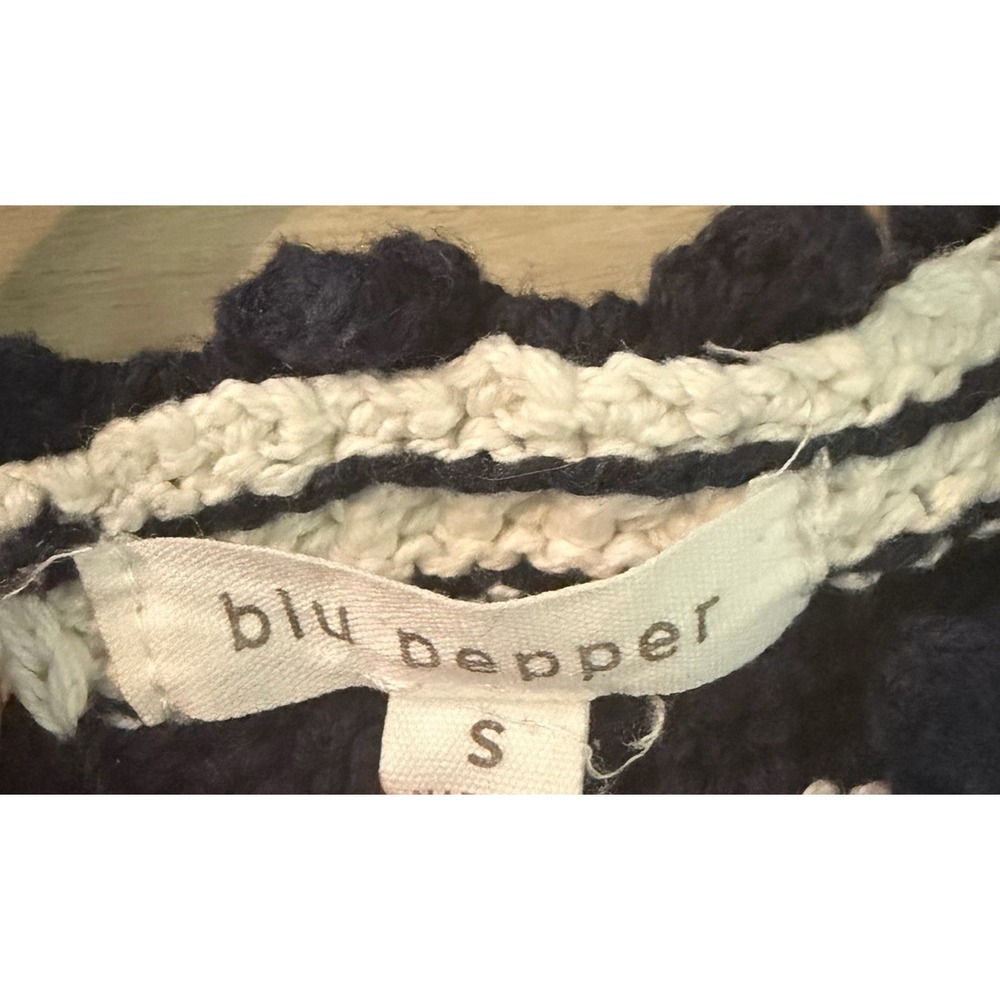 Blu Pepper Women's Short Sleeve Striped Crochet Sweater Navy Stripe Size Small - Picture 5 of 9